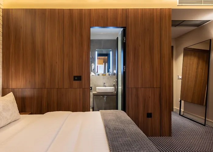 Livris Hotel