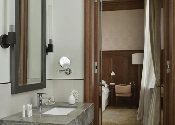 Hotel Capital